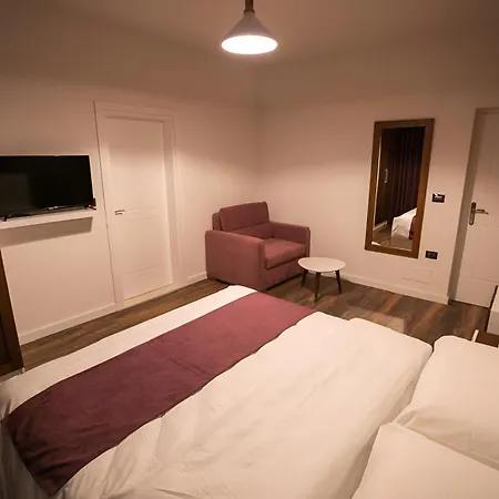 Sidi - Free Parking, Fast Wifi Connection And Breakfast Included 酒店 地拉那