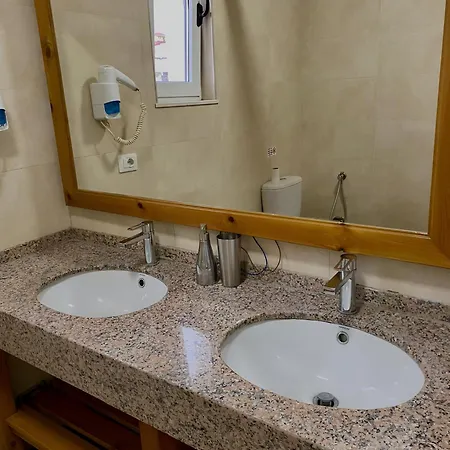 Sidi - Free Parking, Fast Wifi Connection And Breakfast Included 地拉那