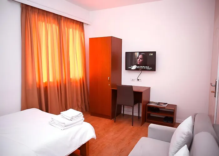 Sidi - Free Parking, Fast Wifi Connection And Breakfast Included تيرانا