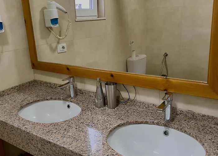 Sidi - Free Parking, Fast Wifi Connection And Breakfast Included تيرانا