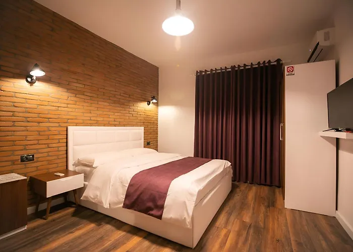 Sidi - Free Parking, Fast Wifi Connection And Breakfast Included فندق تيرانا