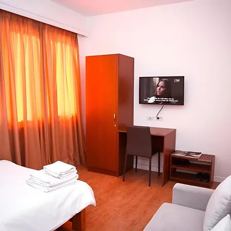 Sidi - Free Parking, Fast Wifi Connection And Breakfast Included Τίρανα
