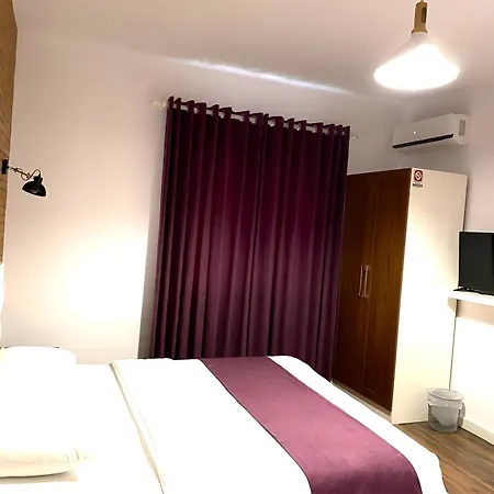 Ξενοδοχείο Sidi - Free Parking, Fast Wifi Connection And Breakfast Included 3*