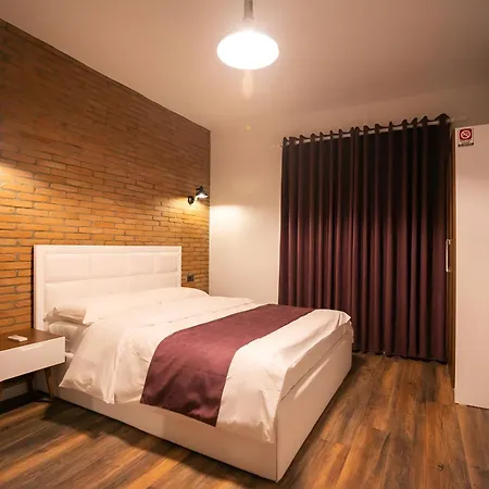 Sidi - Free Parking, Fast Wifi Connection And Breakfast Included Szálloda Tirana