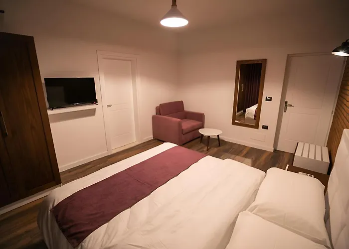 Sidi - Free Parking, Fast Wifi Connection And Breakfast Included Szálloda Tirana