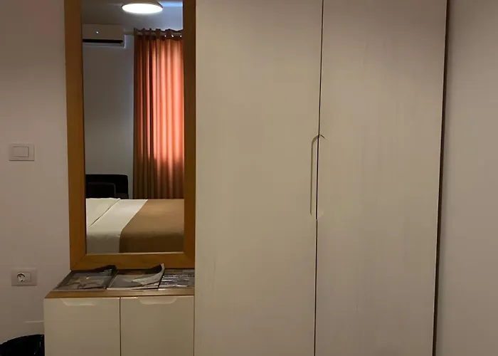 Szálloda Sidi - Free Parking, Fast Wifi Connection And Breakfast Included Tirana