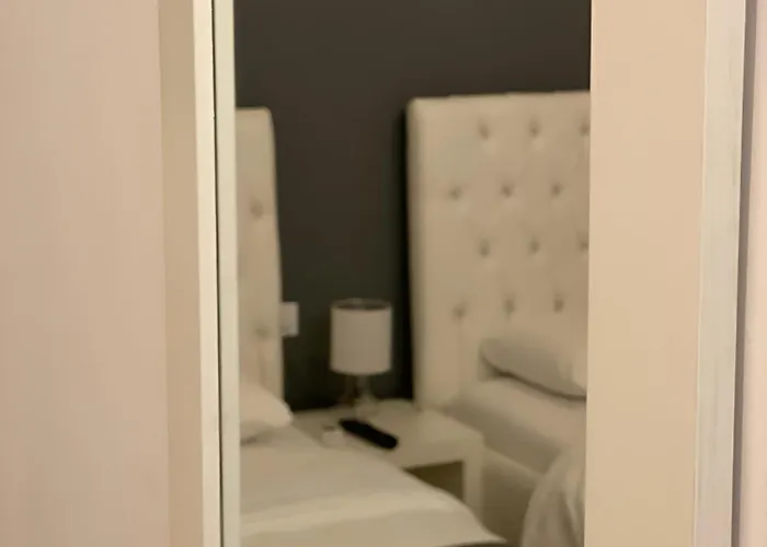 Sidi - Free Parking, Fast Wifi Connection And Breakfast Included Szálloda Tirana